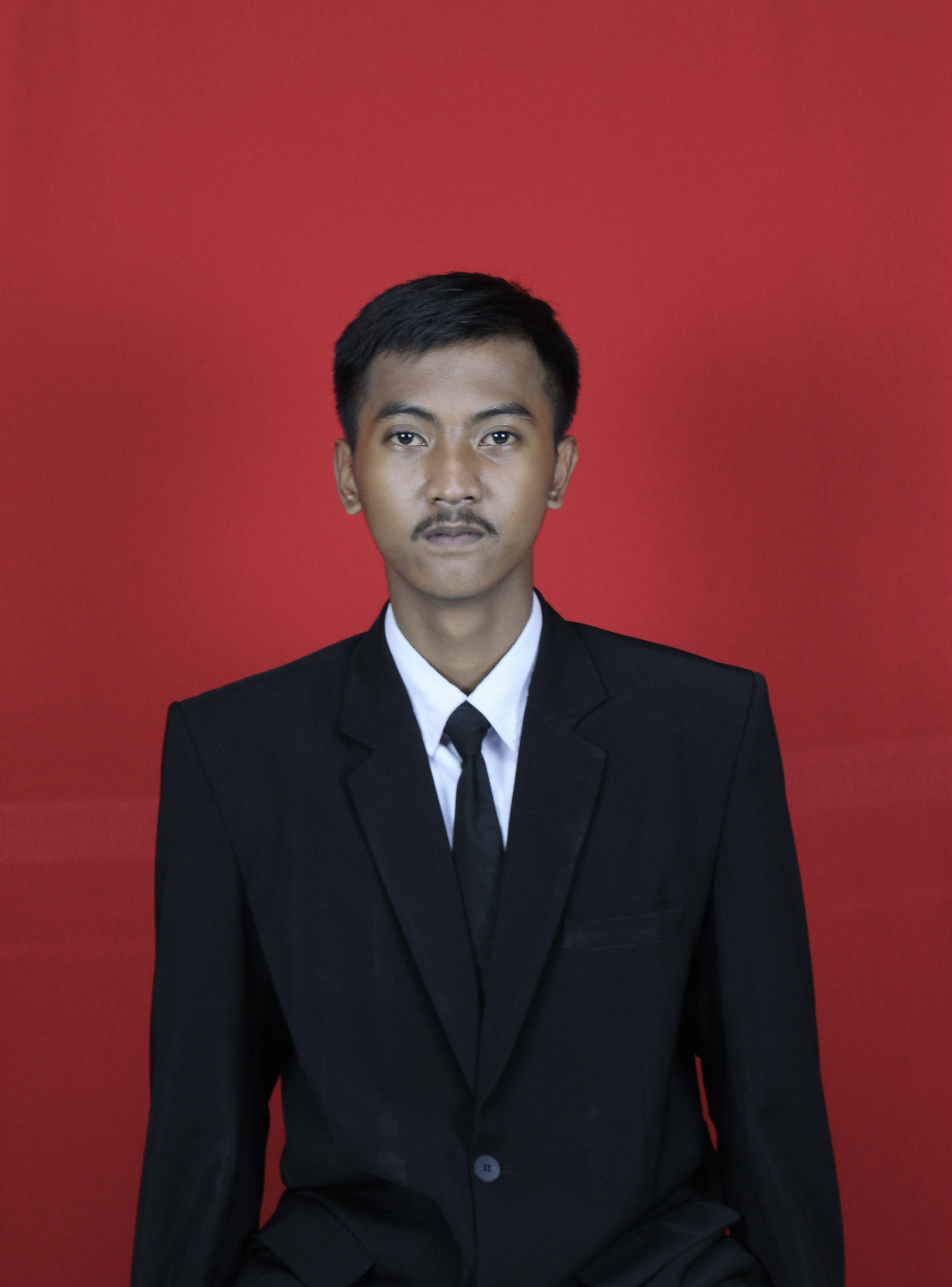 Siwi Dwi Nugroho — ganti src dengan foto Anda sendiri